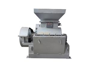 WX-438尿素粉碎機-化肥設(shè)備